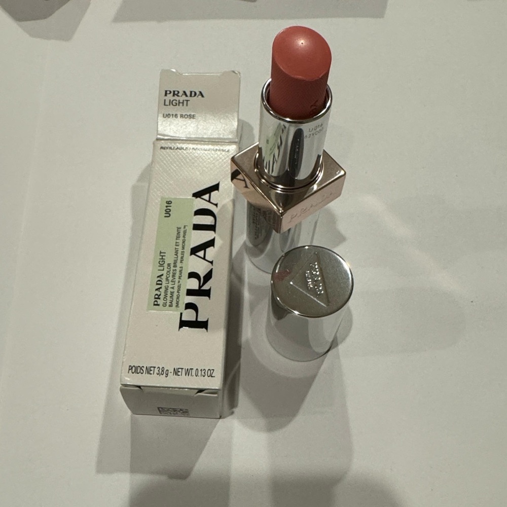 Prada - Picture 2 of 2
